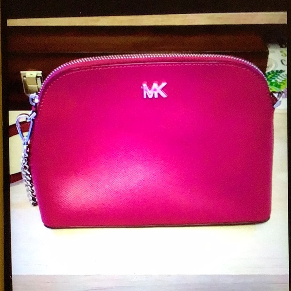 NWOT....Micheal Kors Crossbody
